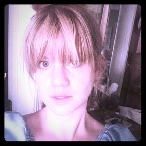 Meet your Posher, Alexis